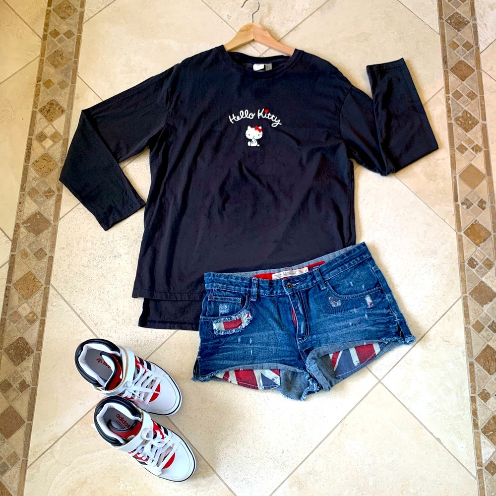 HelloKitty long sleeves T-shirt.